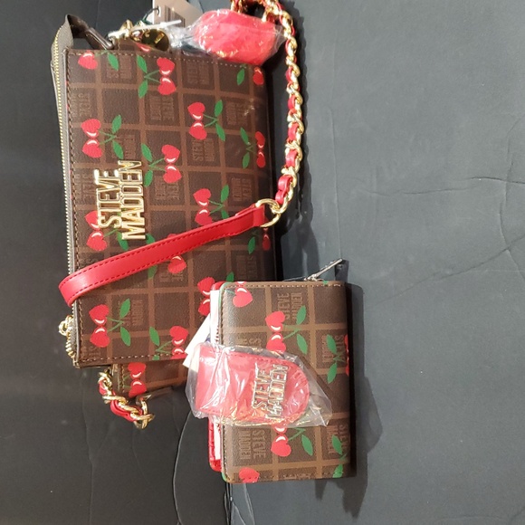 Steve Madden brown plaid checkered look and cherry print bglory red snap wallet - Picture 12 of 12